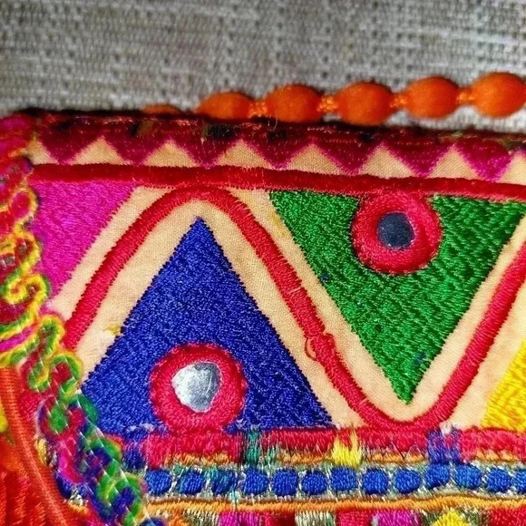 Multicolor Clutch Bag with Thread Embroidery All-Over and Mirrors. - Picture 4 of 8
